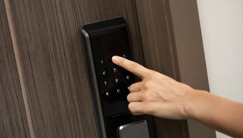 Entering pin on smart lock