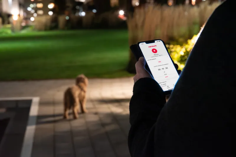 A man using Verisure App